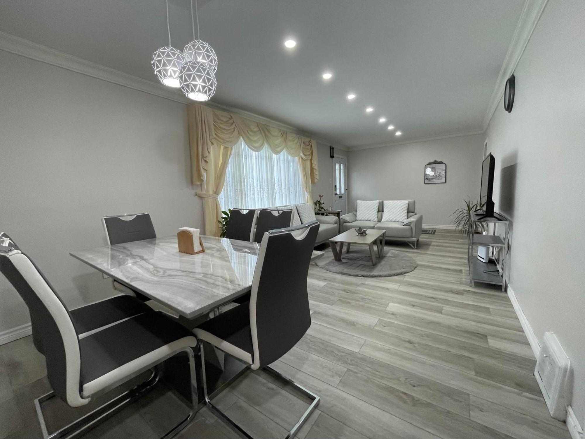 Willa Luxurious Cozy House In Bluffs With Lake View Toronto Zewnętrze zdjęcie